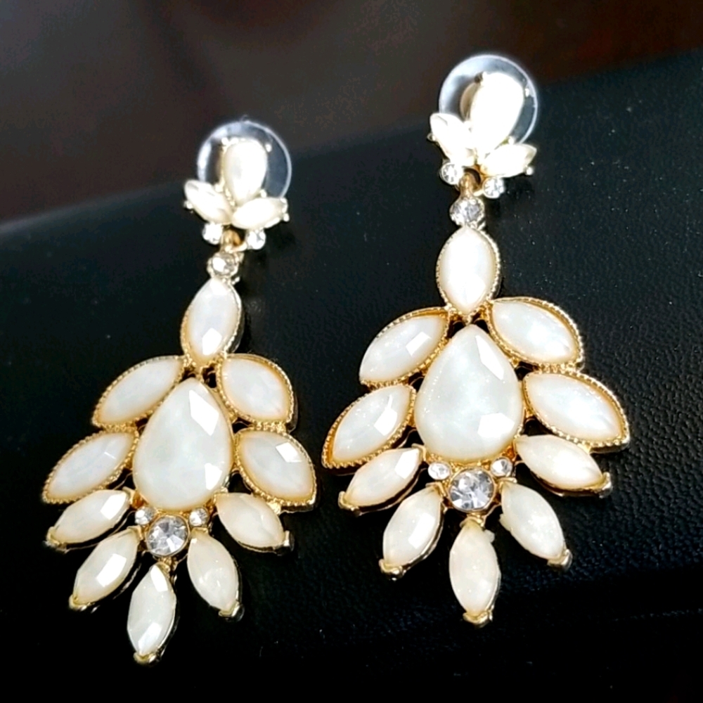Cream Statement Earrings BN
